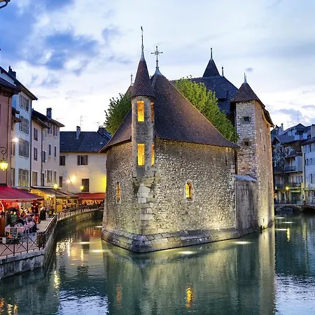 Zenitude Hôtel-résidences Les Hauts D'annecy 3* Annecy