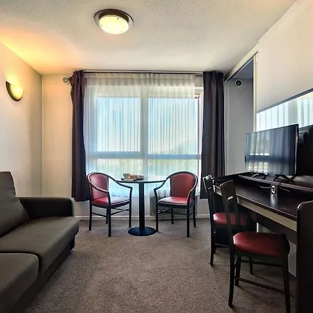 Hotel Zenitude Hôtel-résidences Les Hauts D'annecy 3*